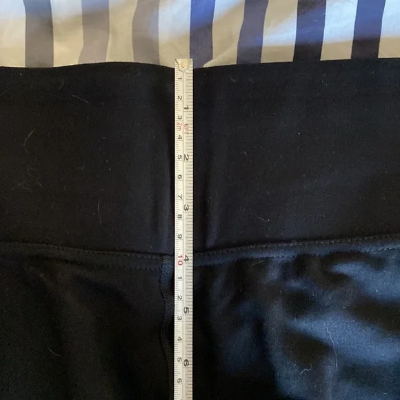 Nygard capris - Picture 3 of 3